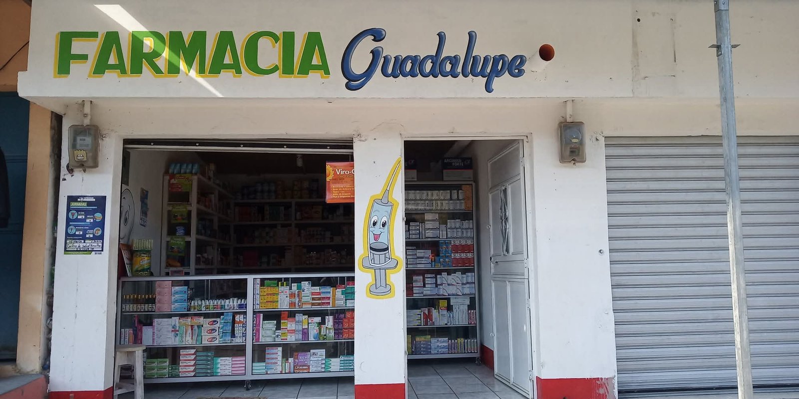 Fachada de Farmacia Guadalupe, sucursal de Barrio El Centro